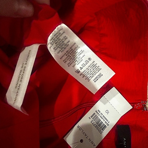 NWT Ann Taylor Red Pencil Skirt with Button Detail Attached Belt Sz. 10 - Picture 7 of 8